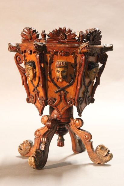 Curious carved wooden cup.

Full decoration...