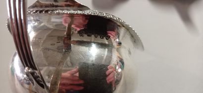 ENGLAND.

Silver tea/coffee set including...