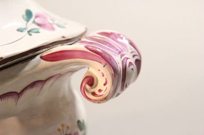 LUNEVILLE.

Covered tureen and its dormant...