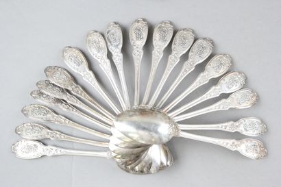 Silver household with violin spatula, foliage...