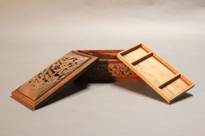 CHINA.

Curious box in natural wood.

Decorated...