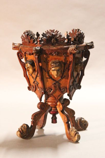 Curious carved wooden cup.

Full decoration...