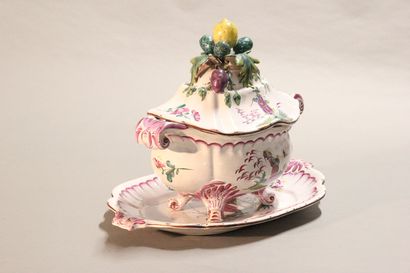 LUNEVILLE.

Covered tureen and its dormant...