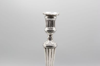 Pair of candlesticks in silver plated bronze.

Shafts...