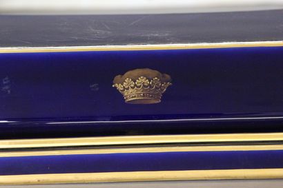 Sevres.

Important especially 