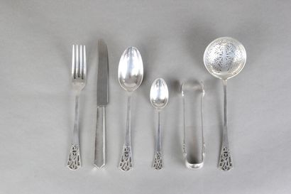 DEBAIN 

Important silver menagere of 137...