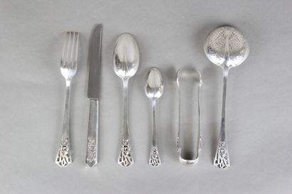 DEBAIN 

Important silver menagere of 137...