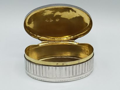 Rare silver snuffbox.

Inside in vermeil...