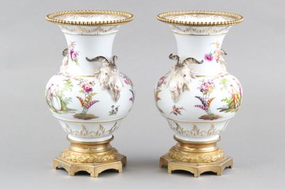 MEISSEN.

Pair of baluster vases in polychrome...
