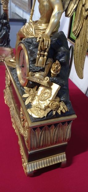 Important mantelpiece in bronze with double...