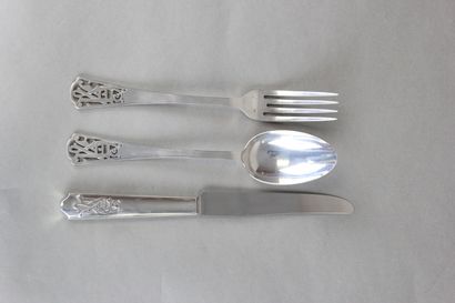 DEBAIN 

Important silver menagere of 137...