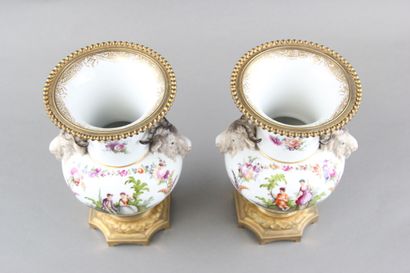 MEISSEN.

Pair of baluster vases in polychrome...