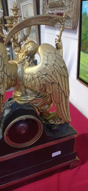 Important mantelpiece in bronze with double...