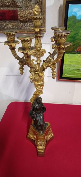 Important mantelpiece in bronze with double...