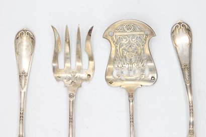 Silver mignardise set composed of four pieces.
Restoration...