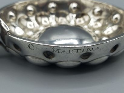PARIS 1770.
Taste-vin en argent du XVIIIème...
