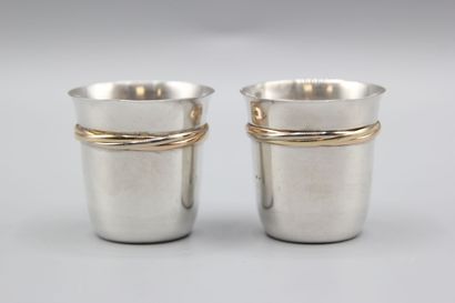 CARTIER
Paire de timbales / verres en argent...