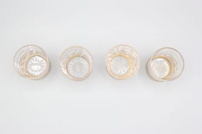 Service composé de ses 4 verres en cristal...