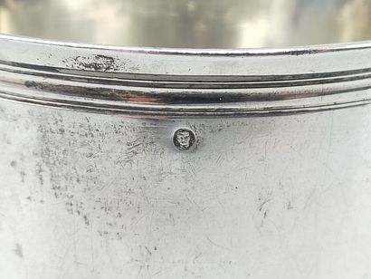 Timbale dite de pensionnaire en argent.
Poinçons...