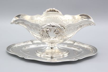 Sauceboat and its adherent tray, silver set...