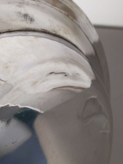 Plat en argent de forme circulaire et creux...