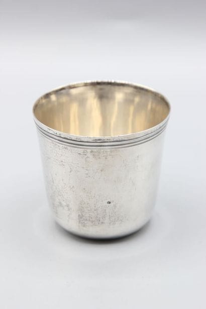 PARIS 1782.
Curon en argent, modèle uni.
Filets...