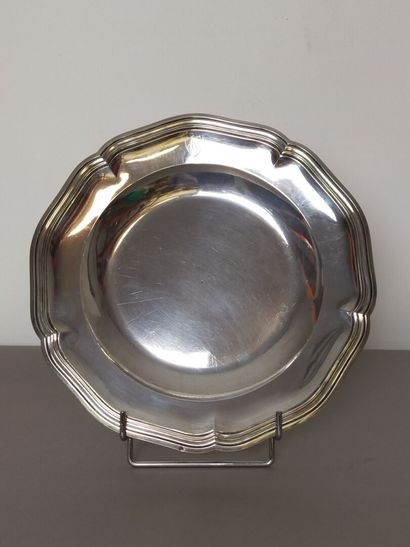 Paire de plats en argent.
Modèle filet contour.
Aile...