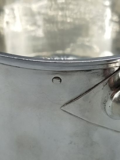 Silver saucepan, turned blackened wood handle.
Body...