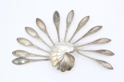Set of 12 silver coffee spoons decorated...