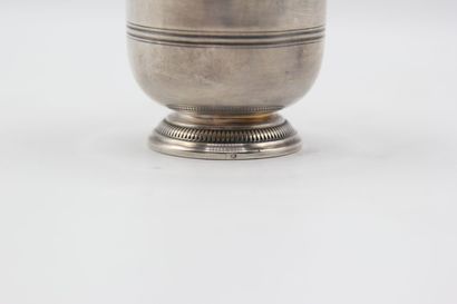 Émile PUIFORCAT
Timbale en argent de forme...