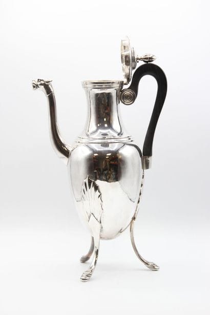 LEBRUN. 
Importante et lourde cafetière en...