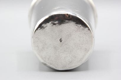 Timbale droite en argent.
Monogrammée 