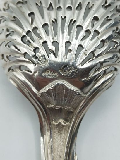 Cuillère à sucre en argent de Style XVIIIeme...