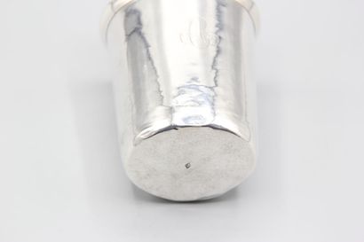 Timbale droite en argent.
Monogrammée 
