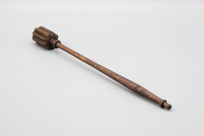 Wooden chocolate maker's pusher.
Length :...