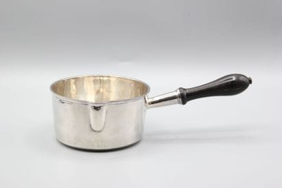 Silver saucepan, turned blackened wood handle.
Body...