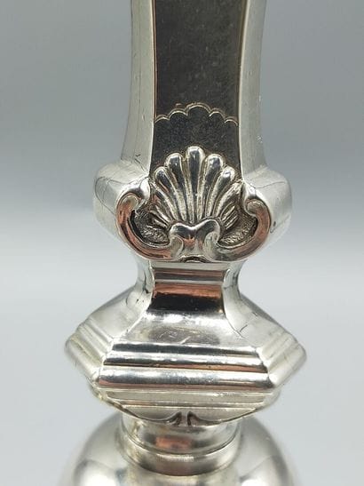 CONDOM vers 1750.
Rare paire de flambeaux...