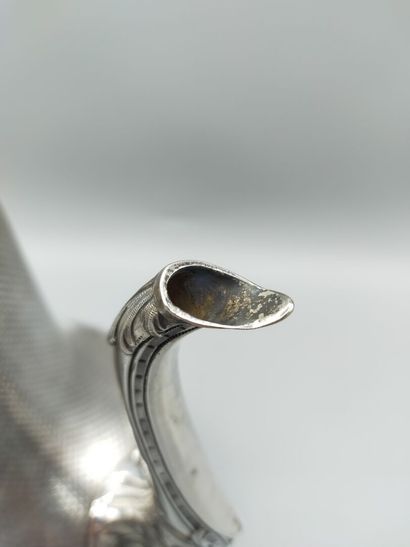 Silver coffee pot
Decorated with guilloche.
Rests...