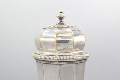AUCOC
Important samovar en argent et métal...