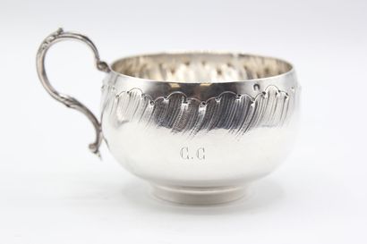 Tasse et soucoupe en argent de St. Louis...