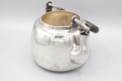 Teapot or kettle in silver.
Hallmark minerve...