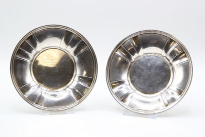 Paire de dessous de bouteille en argent anciennement...