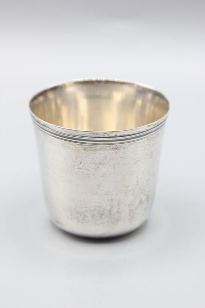 PARIS 1782.
Curon en argent, modèle uni.
Filets...
