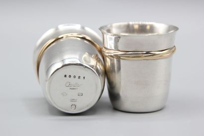 CARTIER
Paire de timbales / verres en argent...