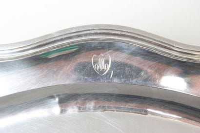 Plat ovale en argent de forme oblongue
Modèle...