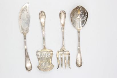 Silver mignardise set composed of four pieces.
Restoration...