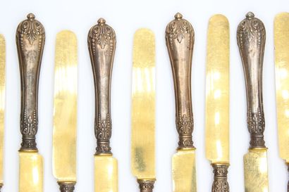 Set of 12 dessert knives.
Blades in gilded...