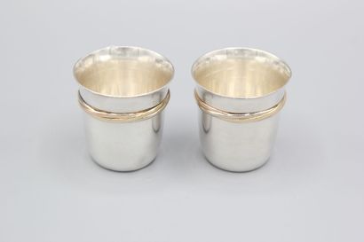 CARTIER
Paire de timbales / verres en argent...