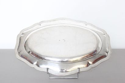 Plat ovale en argent de forme oblongue
Modèle...