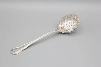 Cuillère à sucre en argent de modèle filets...